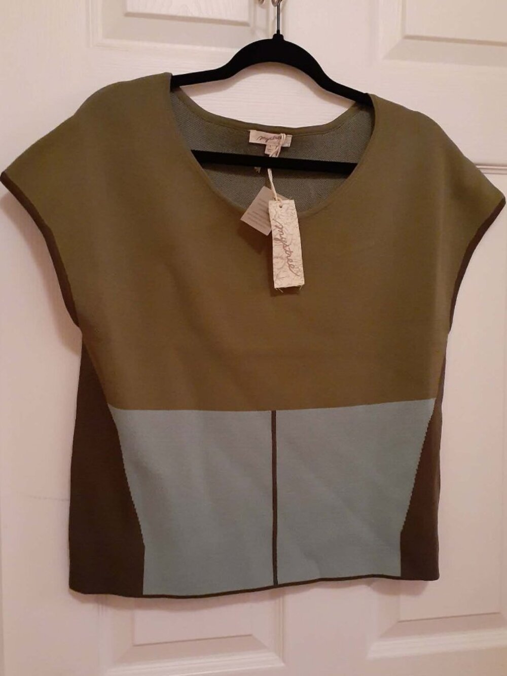 MYSTREE Colorblock Boxy Knit Top